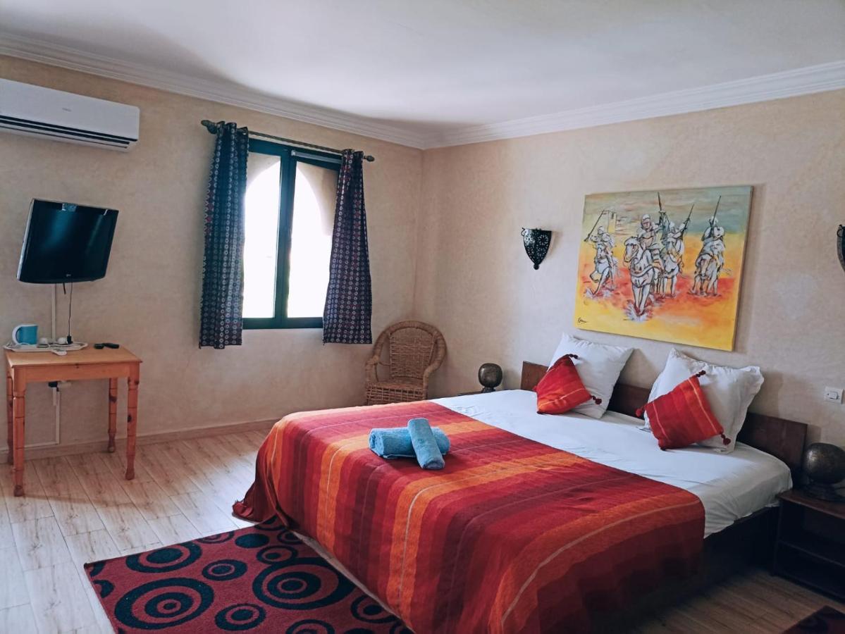 Les Jardins D Amizmiz 6 Piscines Bed & Breakfast Wawizelte Dış mekan fotoğraf