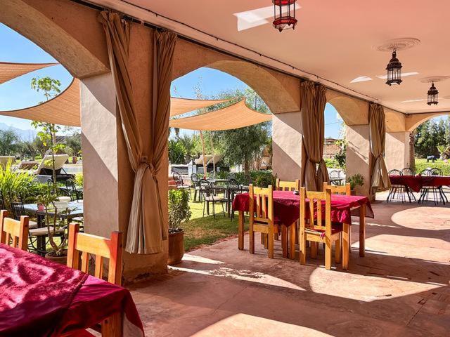Les Jardins D Amizmiz 6 Piscines Bed & Breakfast Wawizelte Dış mekan fotoğraf