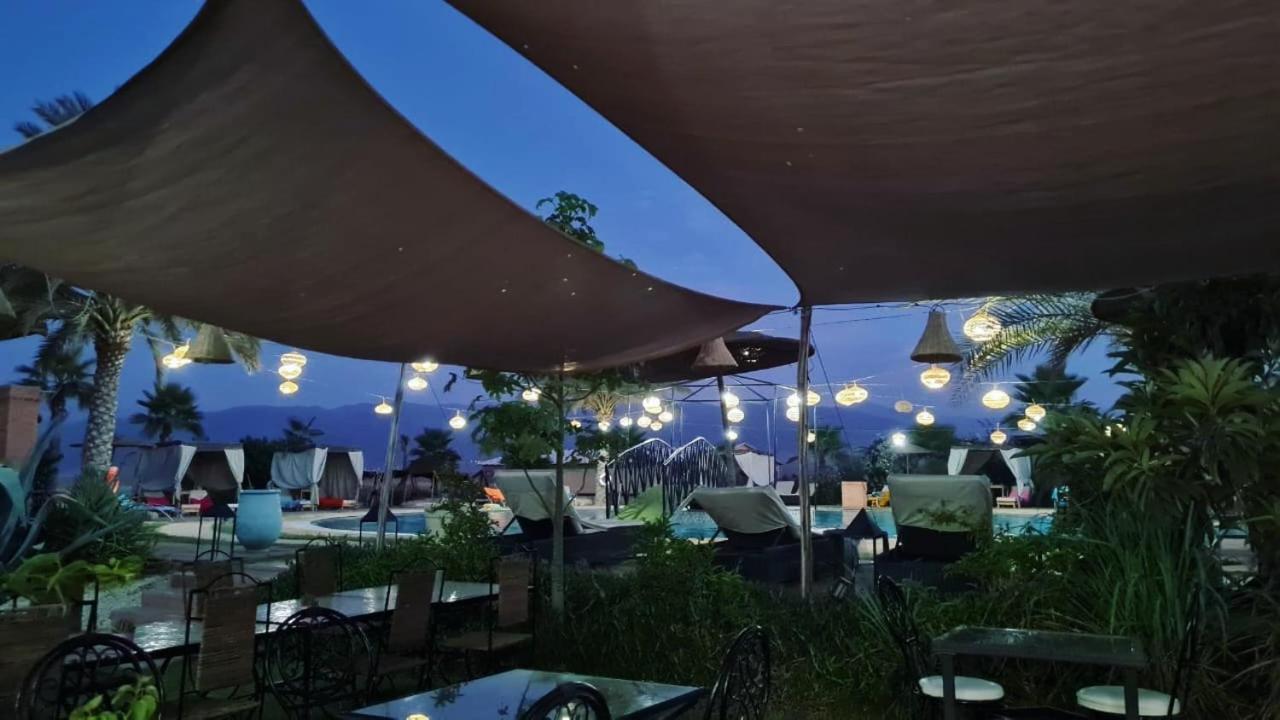 Les Jardins D Amizmiz 6 Piscines Bed & Breakfast Wawizelte Dış mekan fotoğraf