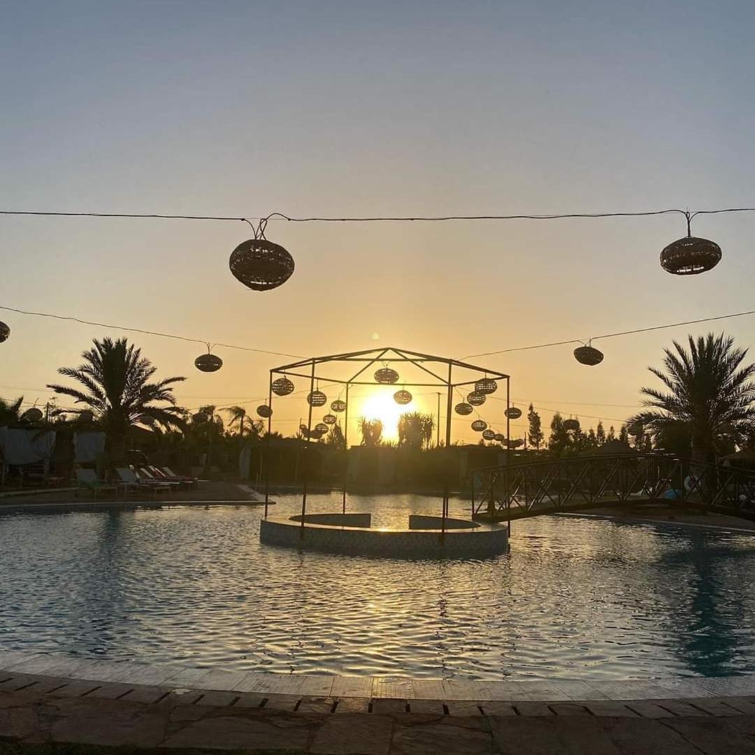 Les Jardins D Amizmiz 6 Piscines Bed & Breakfast Wawizelte Dış mekan fotoğraf