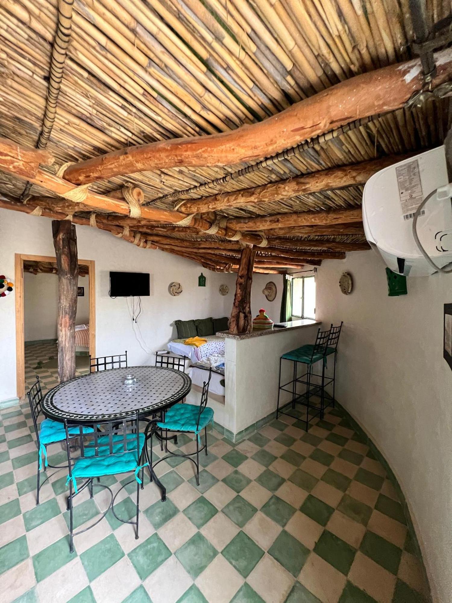 Les Jardins D Amizmiz 6 Piscines Bed & Breakfast Wawizelte Dış mekan fotoğraf