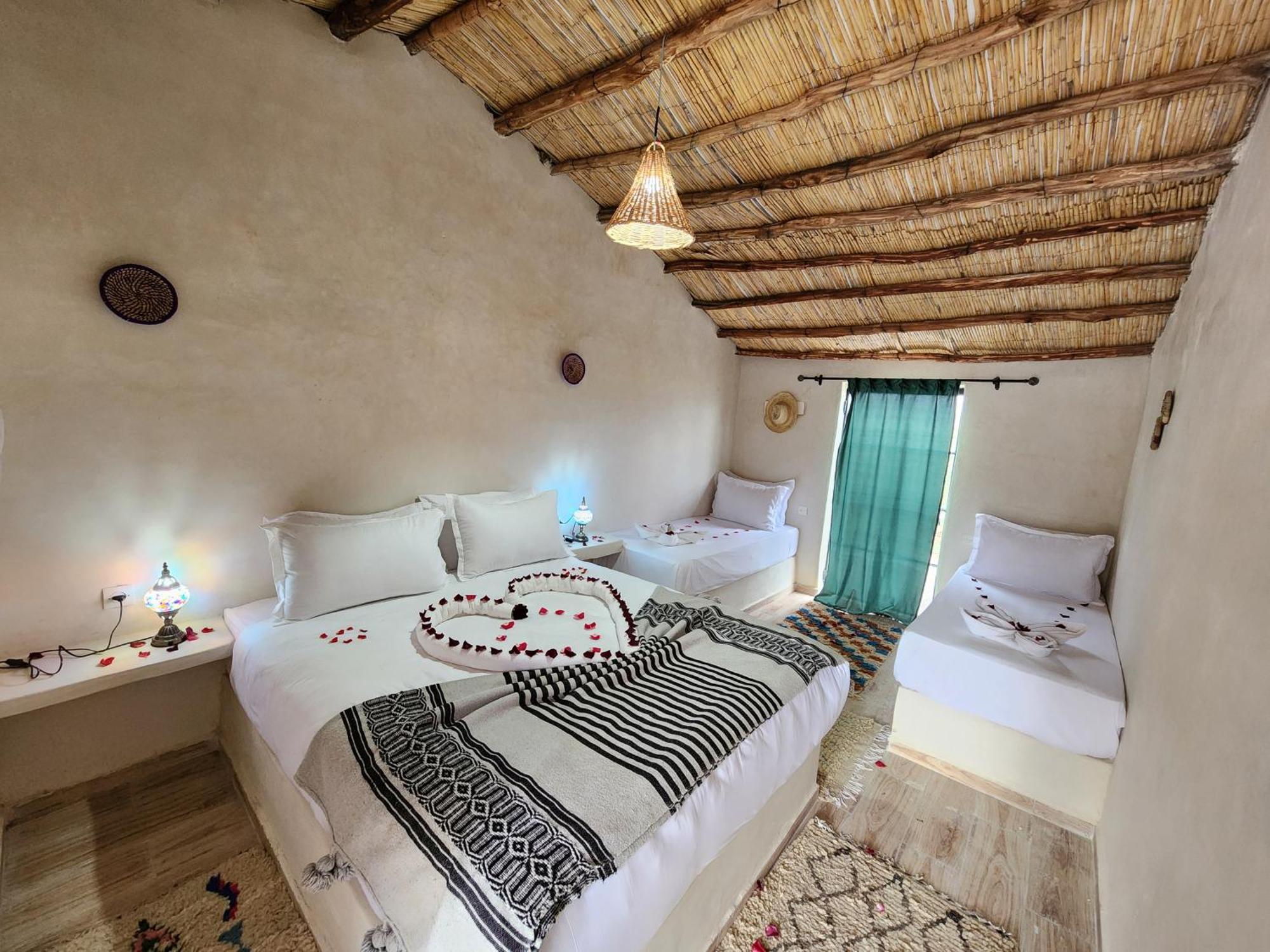 Les Jardins D Amizmiz 6 Piscines Bed & Breakfast Wawizelte Dış mekan fotoğraf