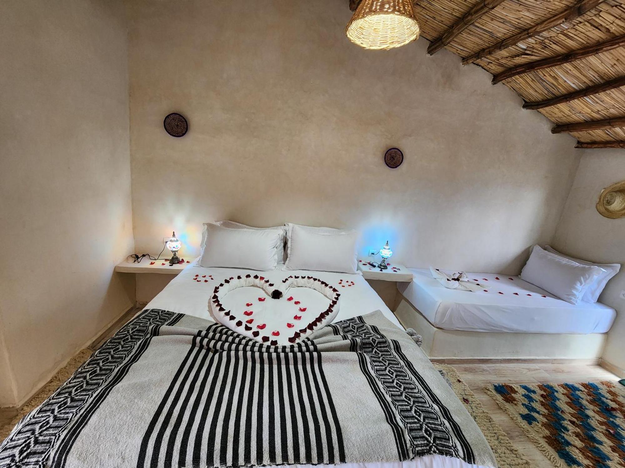 Les Jardins D Amizmiz 6 Piscines Bed & Breakfast Wawizelte Dış mekan fotoğraf