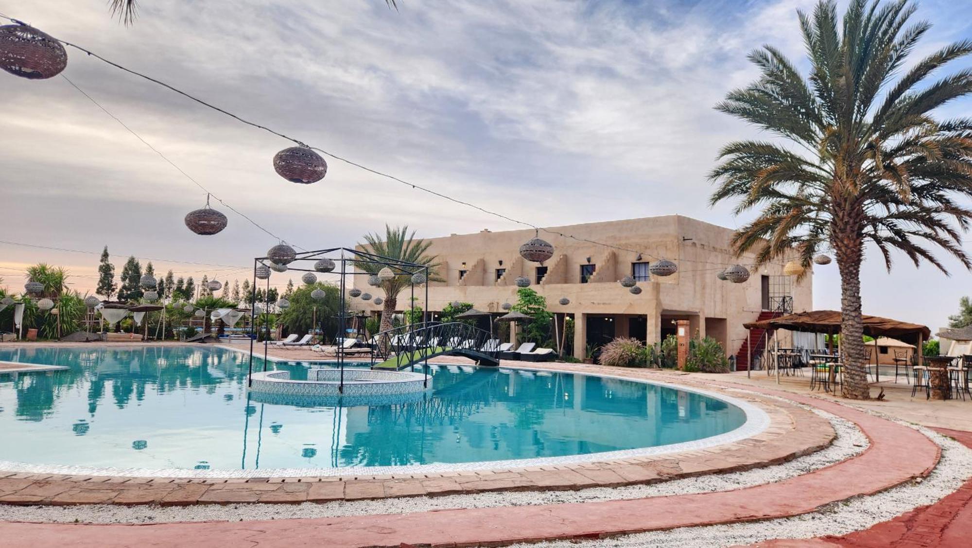Les Jardins D Amizmiz 6 Piscines Bed & Breakfast Wawizelte Dış mekan fotoğraf