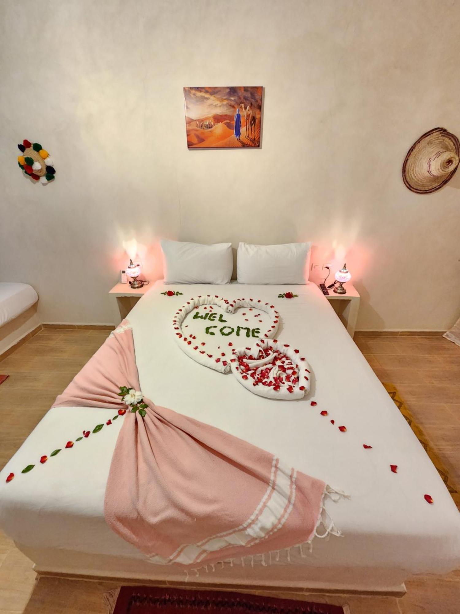 Les Jardins D Amizmiz 6 Piscines Bed & Breakfast Wawizelte Dış mekan fotoğraf