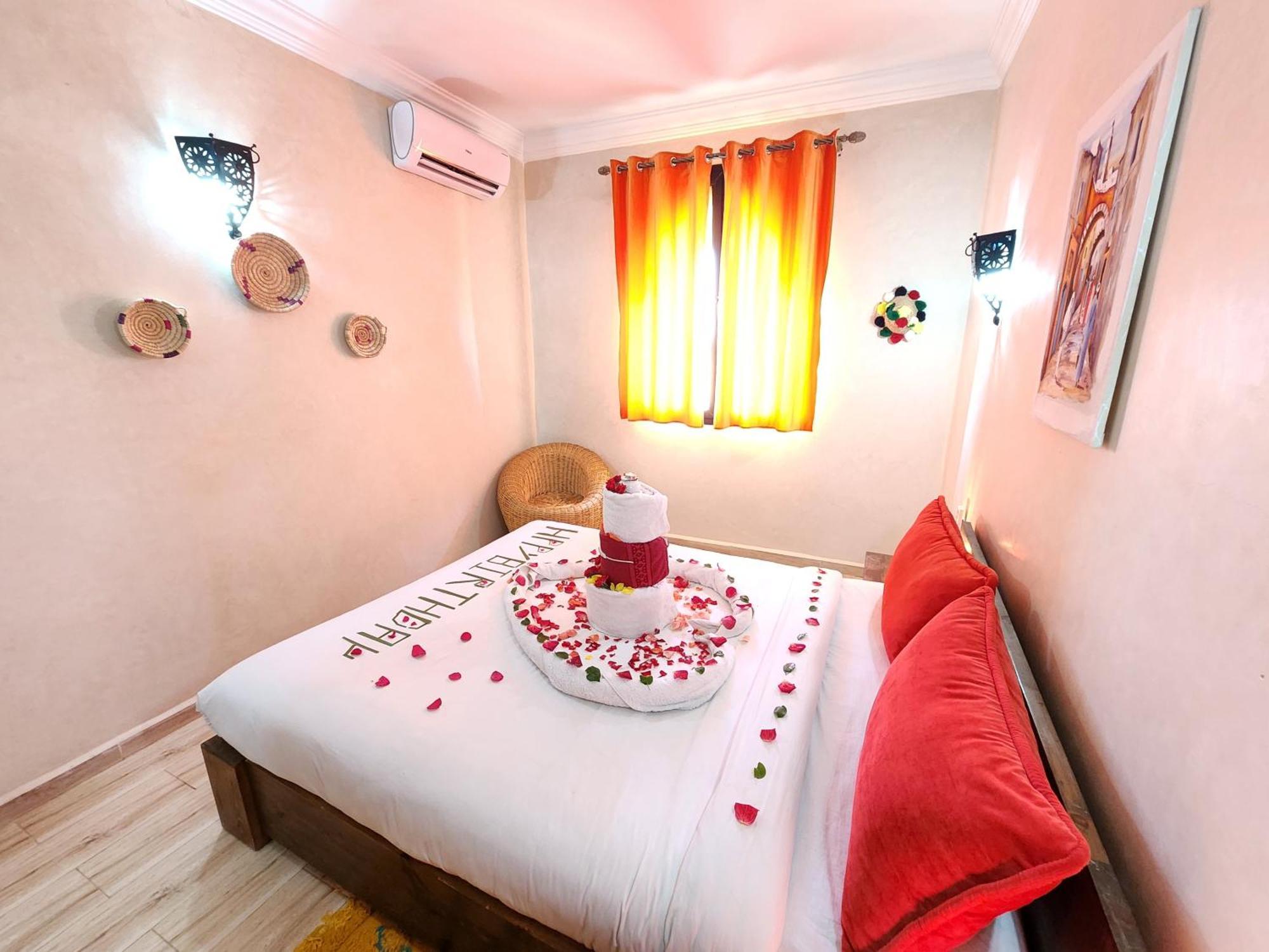 Les Jardins D Amizmiz 6 Piscines Bed & Breakfast Wawizelte Dış mekan fotoğraf