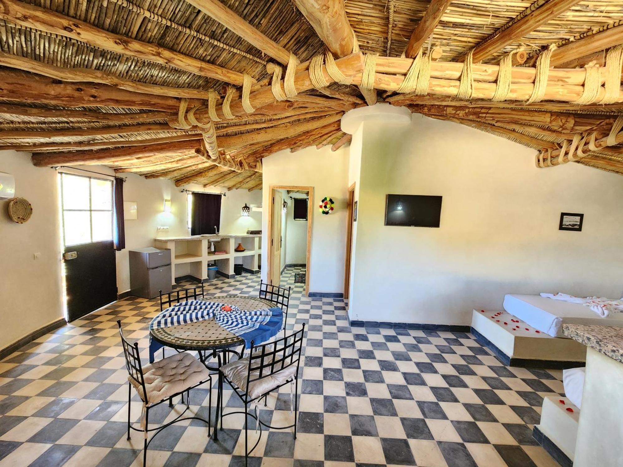 Les Jardins D Amizmiz 6 Piscines Bed & Breakfast Wawizelte Dış mekan fotoğraf