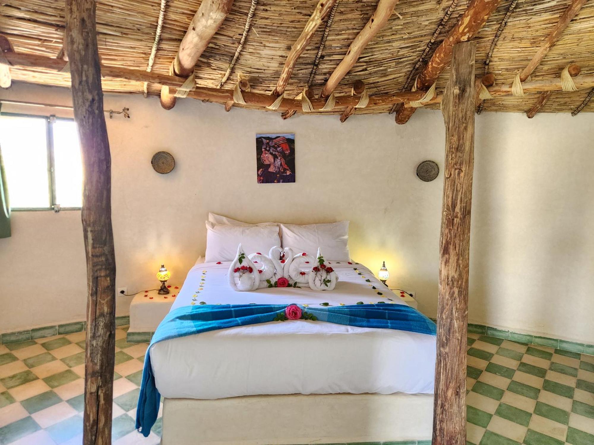Les Jardins D Amizmiz 6 Piscines Bed & Breakfast Wawizelte Dış mekan fotoğraf