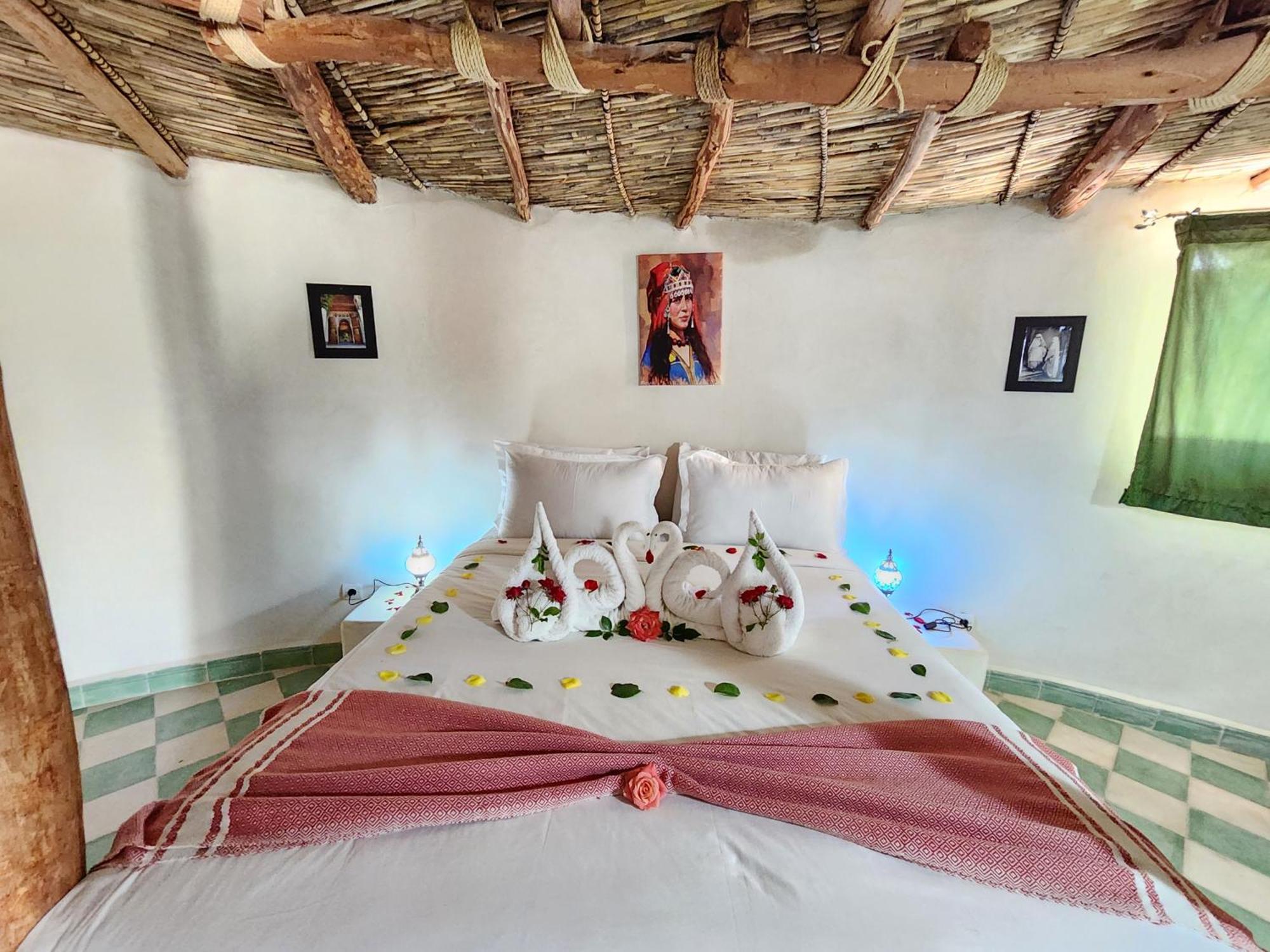 Les Jardins D Amizmiz 6 Piscines Bed & Breakfast Wawizelte Dış mekan fotoğraf