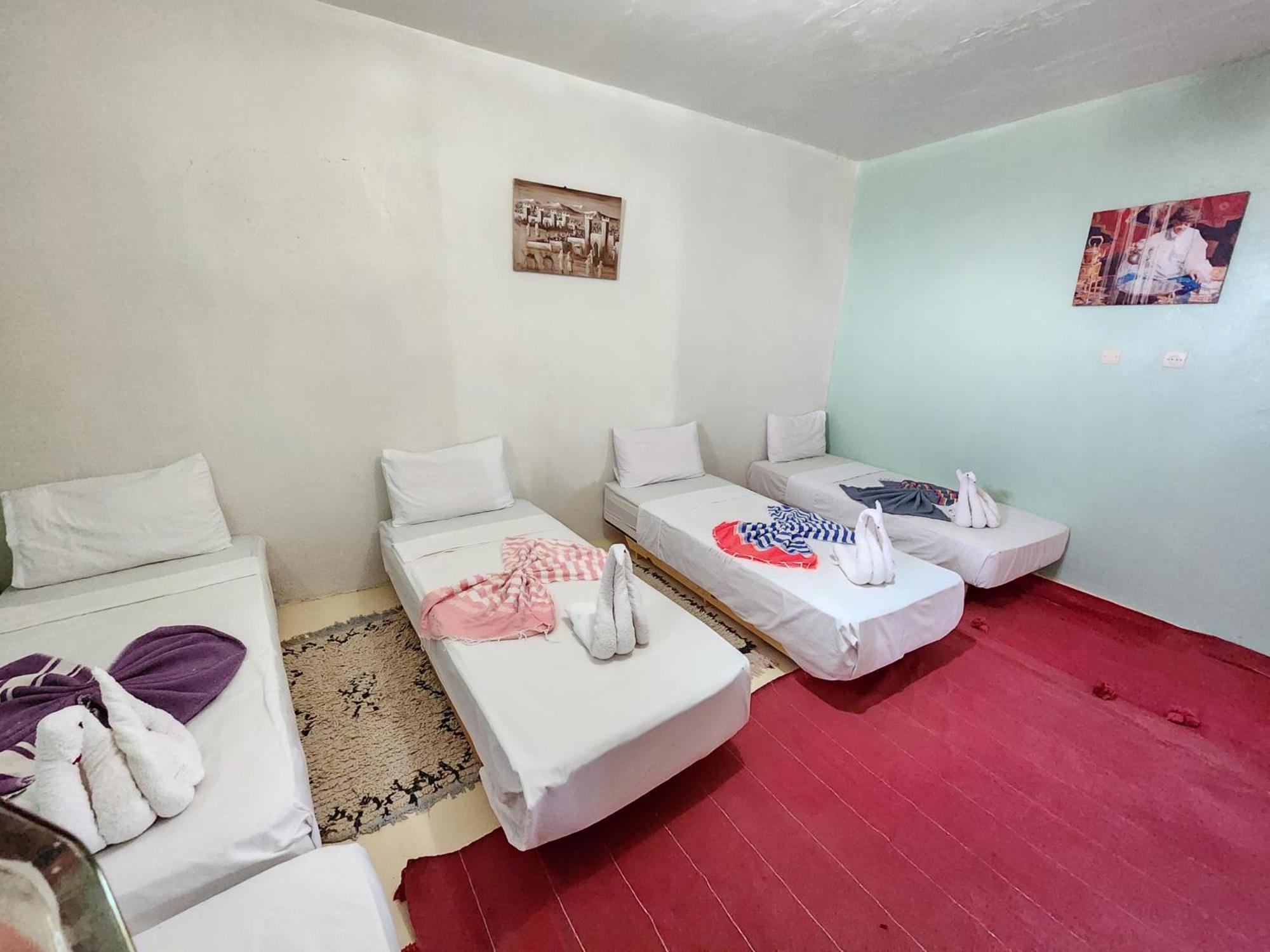 Les Jardins D Amizmiz 6 Piscines Bed & Breakfast Wawizelte Dış mekan fotoğraf